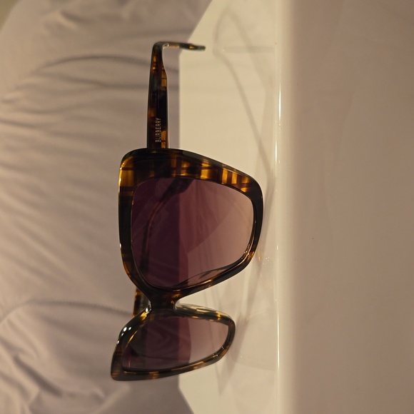 Burberry Checkered Brown Cat Eye Sunglasses brand new in box - Picture 2 of 15